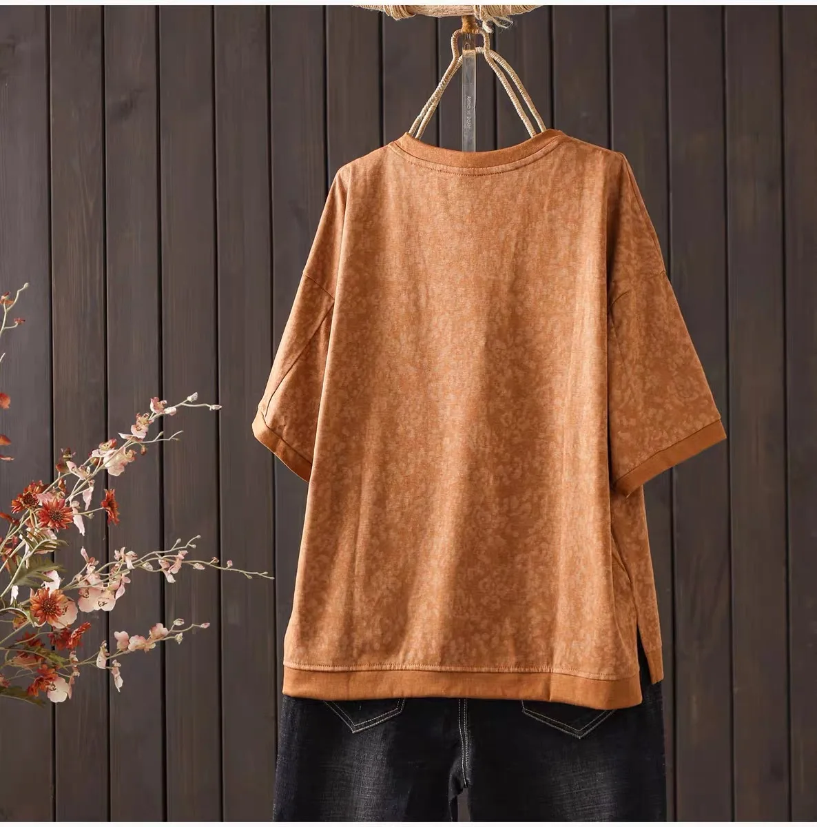 2026 Women's Vintage Floral Print T-Shirt Boho Short Sleeve Oversized Loose Pocket Tee Soft Washed Cotton Casual Summer Tops