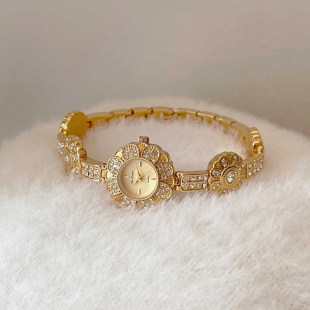 Women's Wristwatch Luxury Elegance Sparkling Crystal Quartz Watches For Woman Fashion Gold Flower Diamond Bracelet Ladies Watch