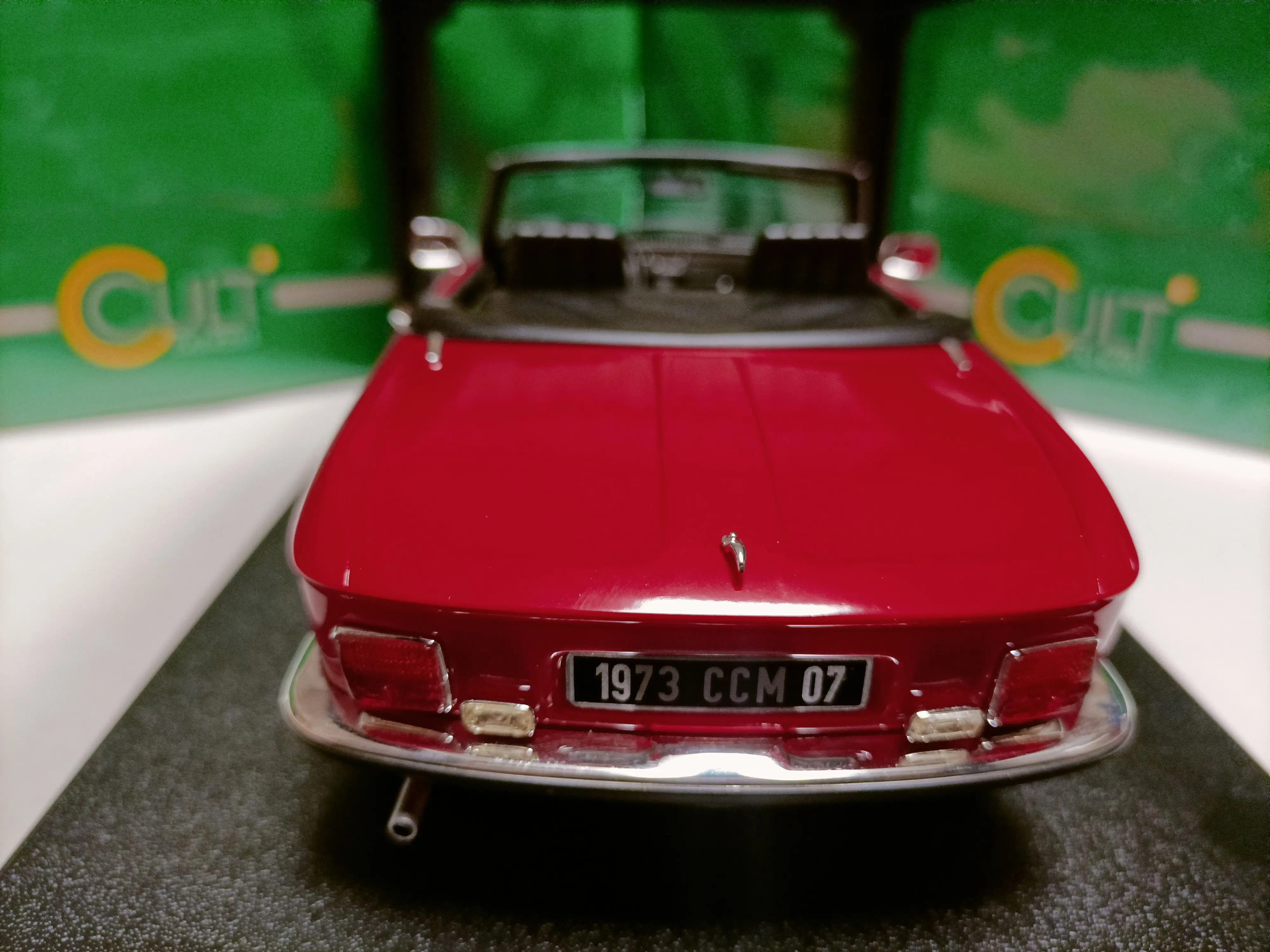 Cult 1:18 304 Cabrio 1973 Red Simulation Limited Edition Resin Metal Static Car Model Toy Gift