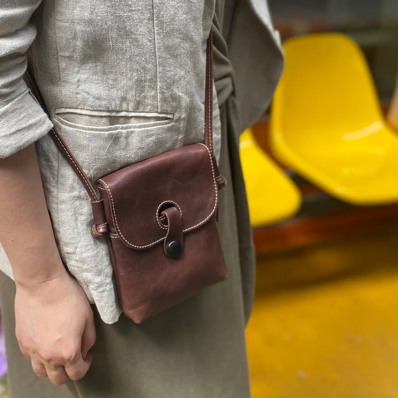 2026 new model, genuine leather mobile phone bag, first-layer cowhide messenger bag, vegetable tanned leather women's bag.