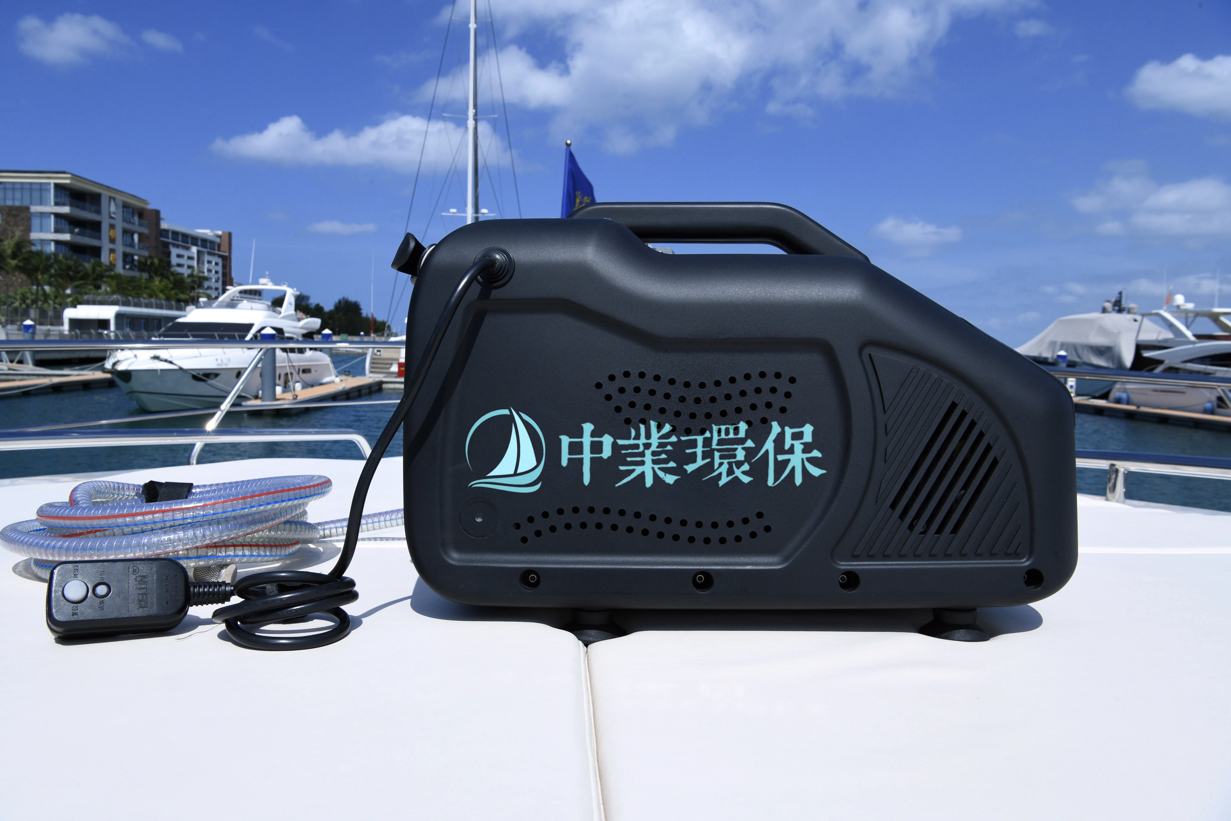 Piccola macchina per la dessalinizzazione marina Trattamento dell'acqua Yacht Riciclaggio di acqua ultrapura portatile ad alta efficienza energetica e a risparmio energetico
