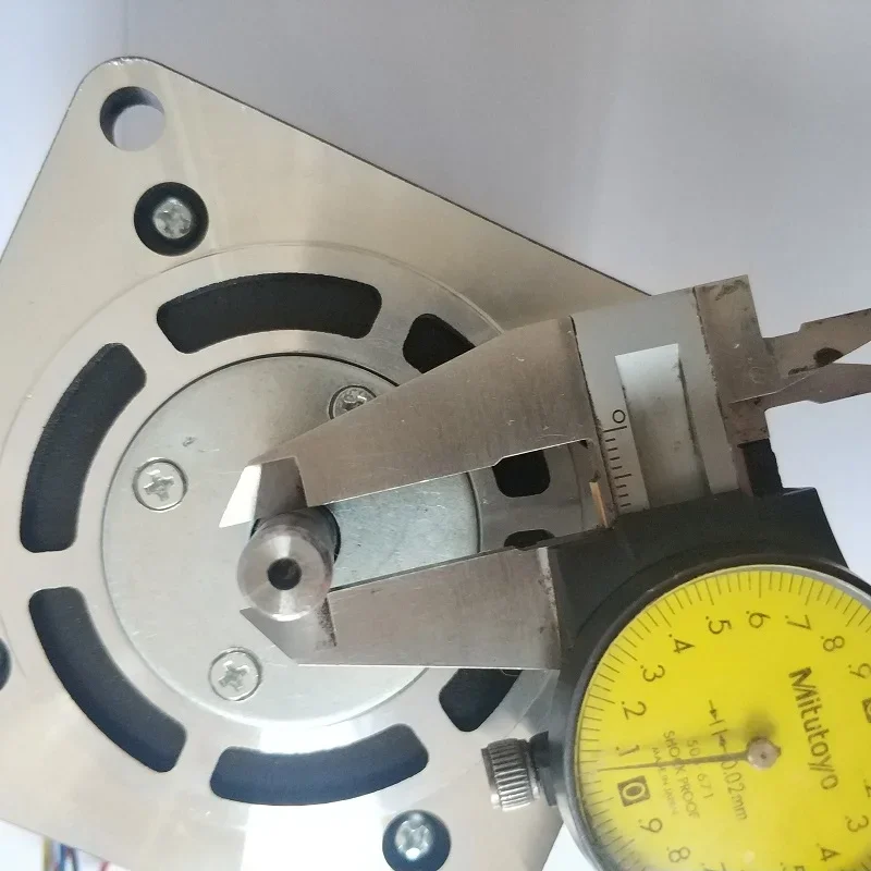 Motore passo-passo taglio filo 90BF006 Changzhou Baojun tensione trifase 24v sei 6 fili diametro albero 9 motore passo-passo