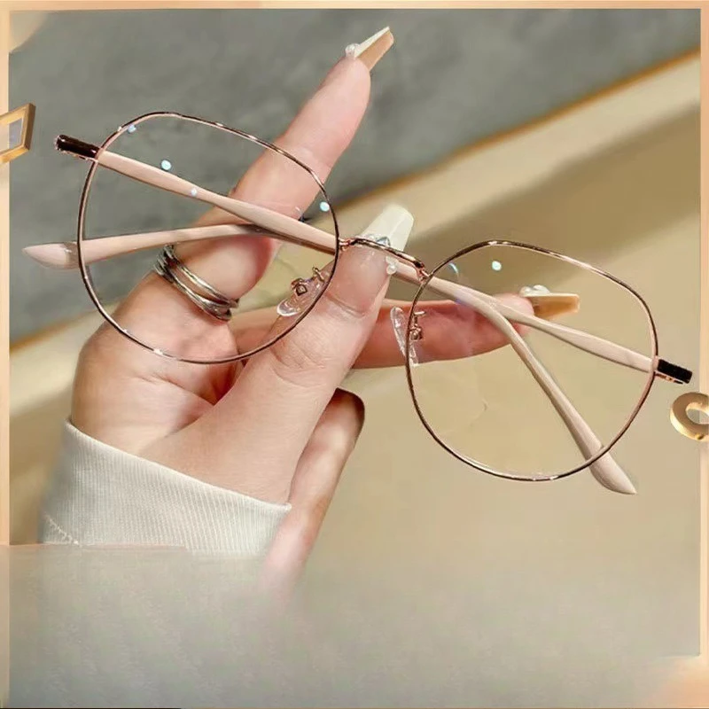 Large Frame HD Reading Glasses Ultra Light Metal Presbyopic Eyeglasses Stylish Eyewear for Middle Aged Elderly Newspaper Reading