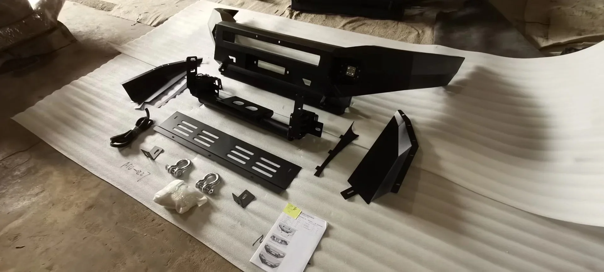 Suitable For Ford RANGER T6 (complete With Light) Racing Bar