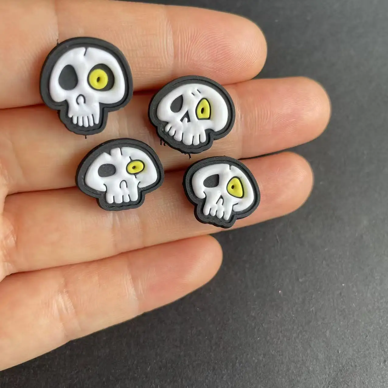 4PCS/PVC Rubber Badges Tiny Skull Applique Patches with Hook and Loop Glow in Dark,Mini Luminous Jellyfish for Backpack