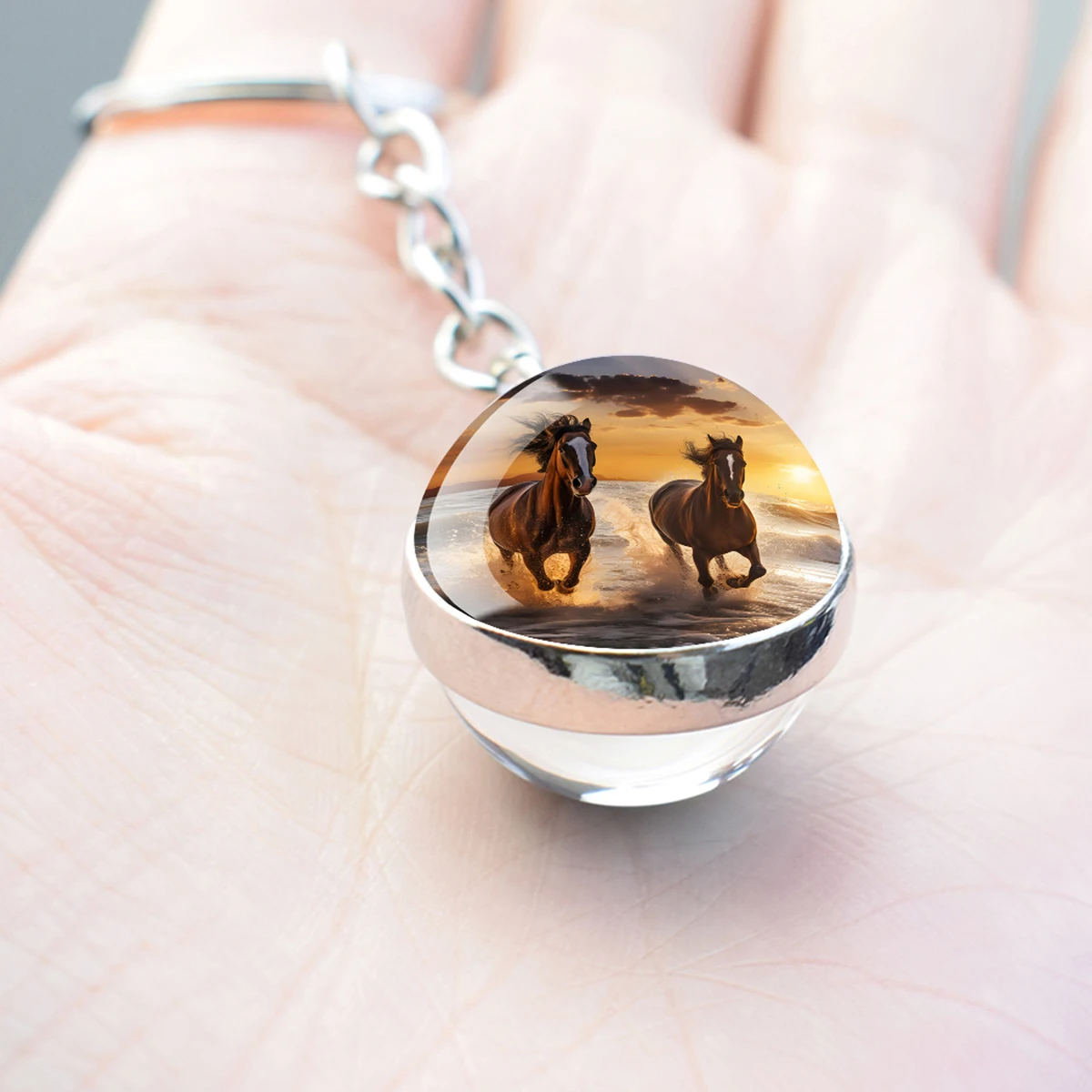 سلسلة مفاتيح على شكل كرة زجاجية لركوب الخيل للرجال ، سلسلة مفاتيح للجري ، هدية على شكل حلقة مفاتيح عصرية