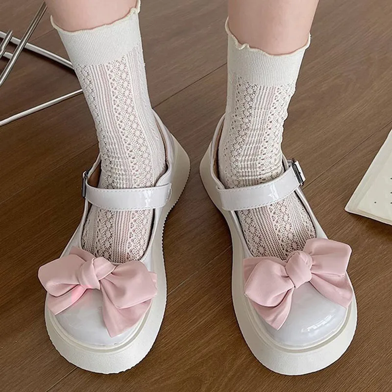 Kawaii Bowknot białe Lolita buty damskie 2024 na platformie Mary Janes styl japoński lakierowana skóra Jk buty na platformie