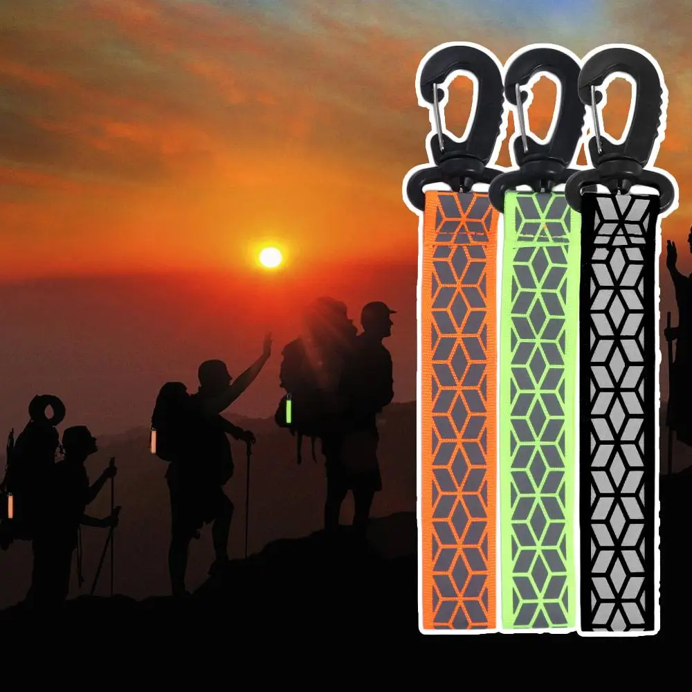 

Reflective Effect Safety Reflector Pendant Lightweight Bright Colors Reflective Backpack Pendant Multi-functional Powerful