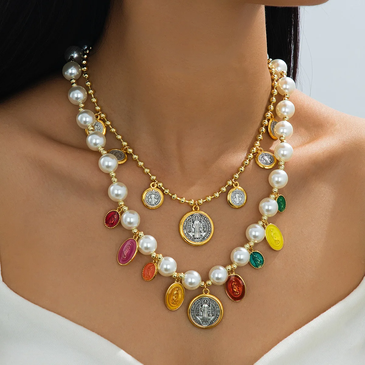 

New Fashion White Glass Pearl Colorful Round Charms Pendant Round Bead Chain Copper Gold-plated Necklace Retro Jewelry for Women