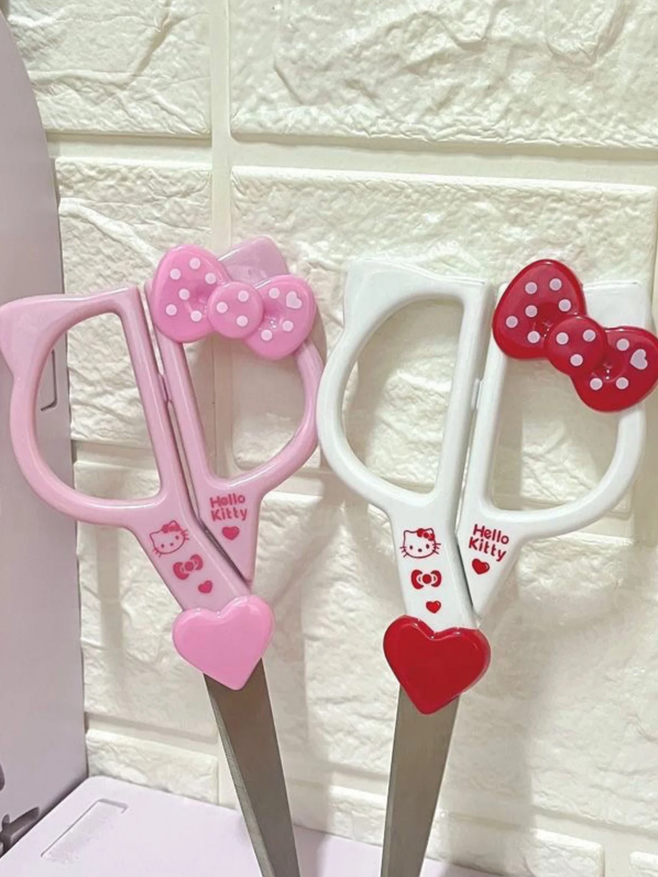 กรรไกรสแตนเลสลายเฮลโลคิตตี้ 1/2 ชิ้น, เครื่องเขียนน่ารัก, กรรไกรงานฝีมือ, ชุดกรรไกรอเนกประสงค์สำหรับตัดผ้า