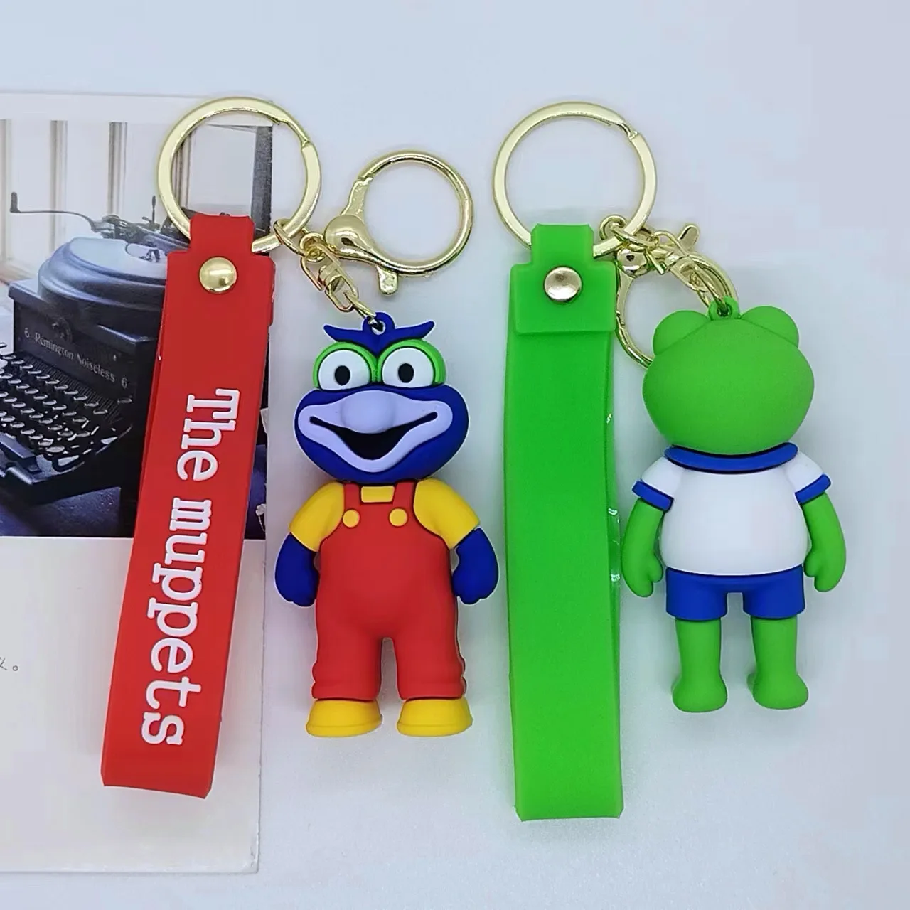 Cartoon Muppet Adventures Cute Comey Frog Miss Piggy Fuzzy Bear Walter key chain for men and women pendant gifts wholesale