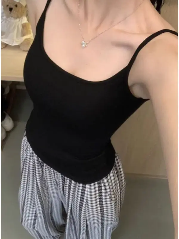 เสื้อกล้ามสายเดี่ยวผ้าฝ้ายสีขาวบริสุทธิ์ สำหรับผู้หญิง สวมใส่เป็นชุดชั้นใน ให้ความรู้สึกหรูหรา รุ่นใหม่ประจำปี 2025 เหมาะสำหรับฤดูร้อน ใส่เที่ยวกลางแจ้ง