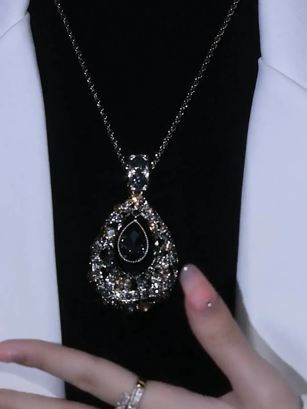 UMQ-Cadena de suéter en forma de gota, collar de ambiente elegante y digno geométrico, accesorios colgantes que combinan con todo, moda de lujo ligera