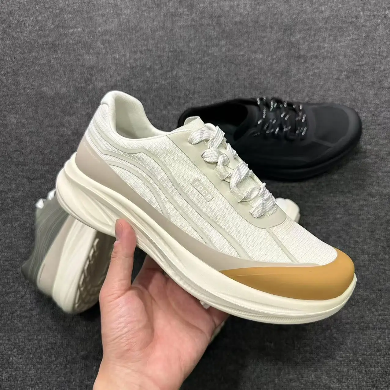 2025 New Arrivals Hot Sale High-Quality Lightweight Anti-Slip Durable Walking Shoes with Strong Grip Durable Casual Sneakers