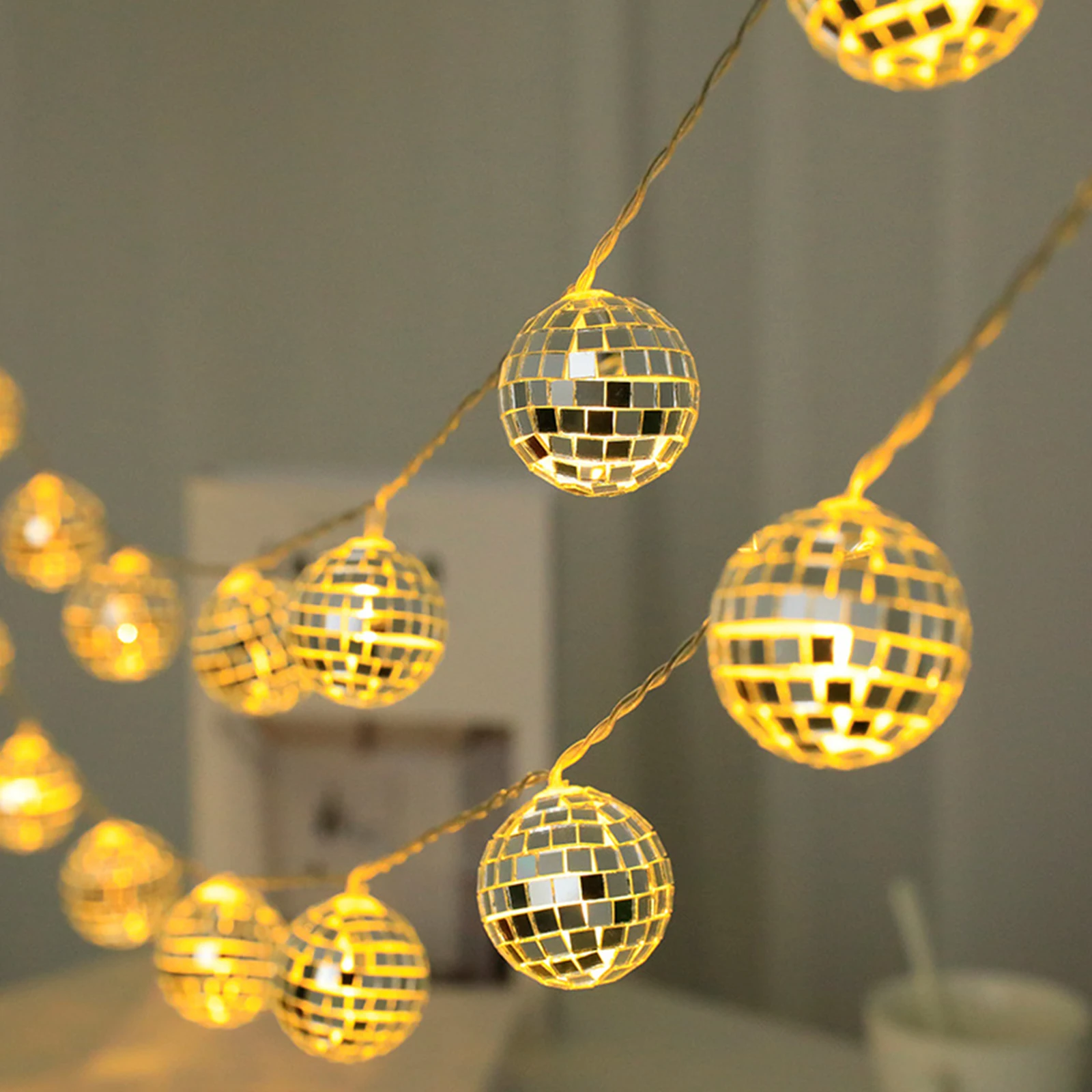 10ft 20LED Globe String Lights Decorative Hanging Lights Balls Fairy String Lights Battery Powered World Cup Lighting for Garden