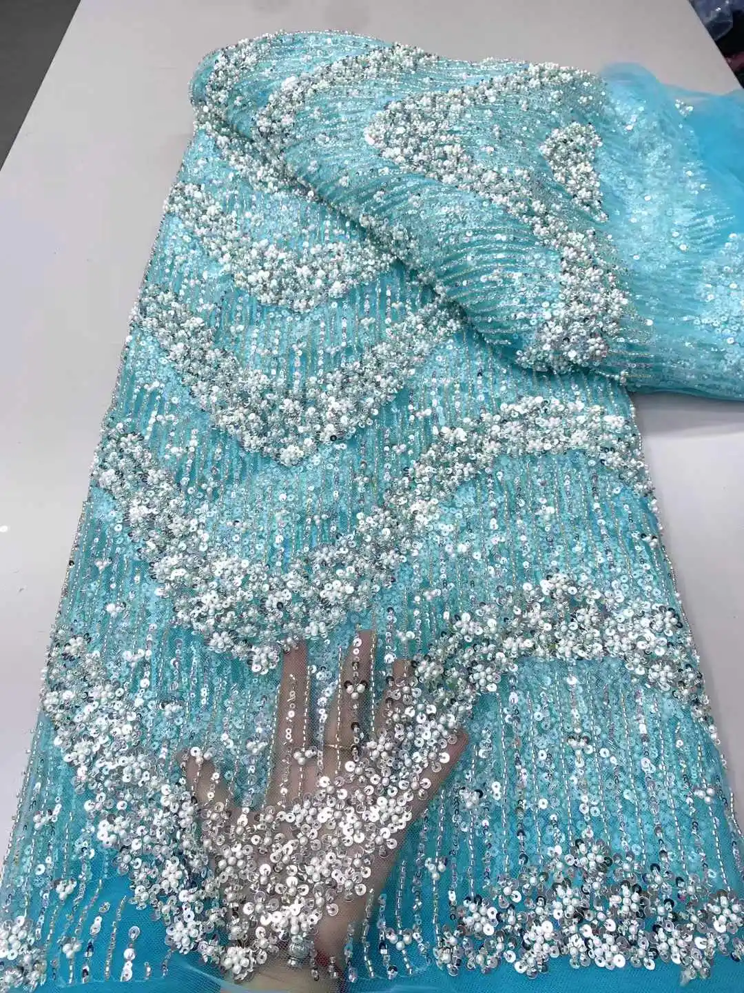 高級アフリカレース生地 2025 新高品質スパンコールフレンチビーズチュールレースナイジェリアのウェディングドレスの縫製