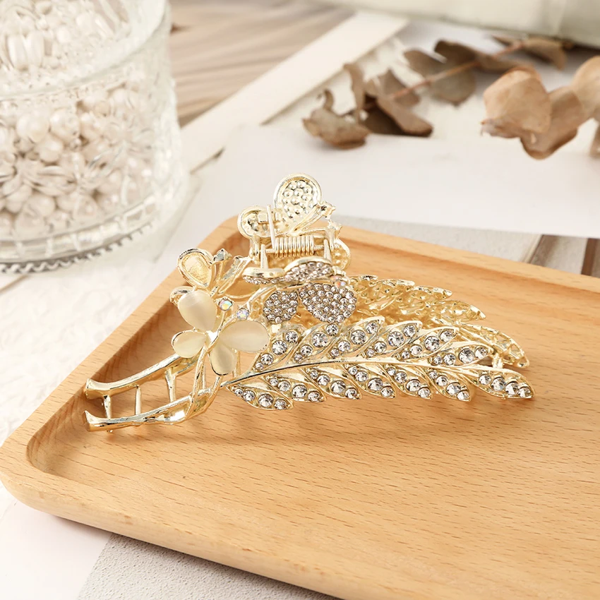 Elegant Rhinestone Flower Alloy Hair Clip Luxury Inlaid Pearl Hair Grab Metal Shark Clip Barrette Girls Women\'s Hair Accessories