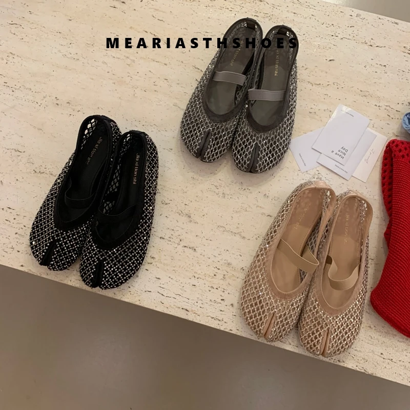 Women Pig Toe Mesh Ballet Flats Fishnet Ballerina Flats Comfortable Split Toe Ballet Shoes Breathable Casual Walking Tabi Shoes