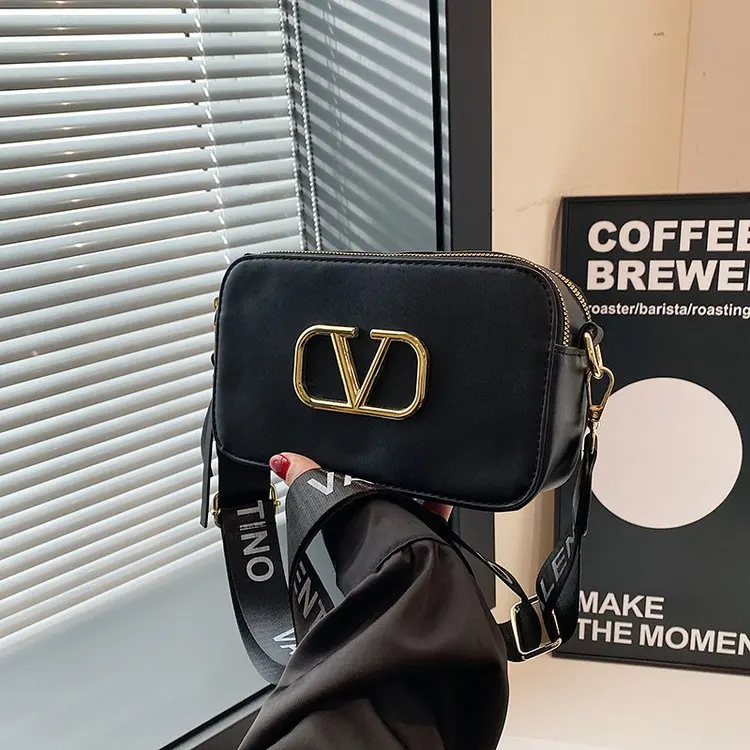 

2025 New Geometric Print Messenger Bag Women's PU Leather Shoulder Bag Lightweight&Foldable for Daily Commute and Weekend Outing