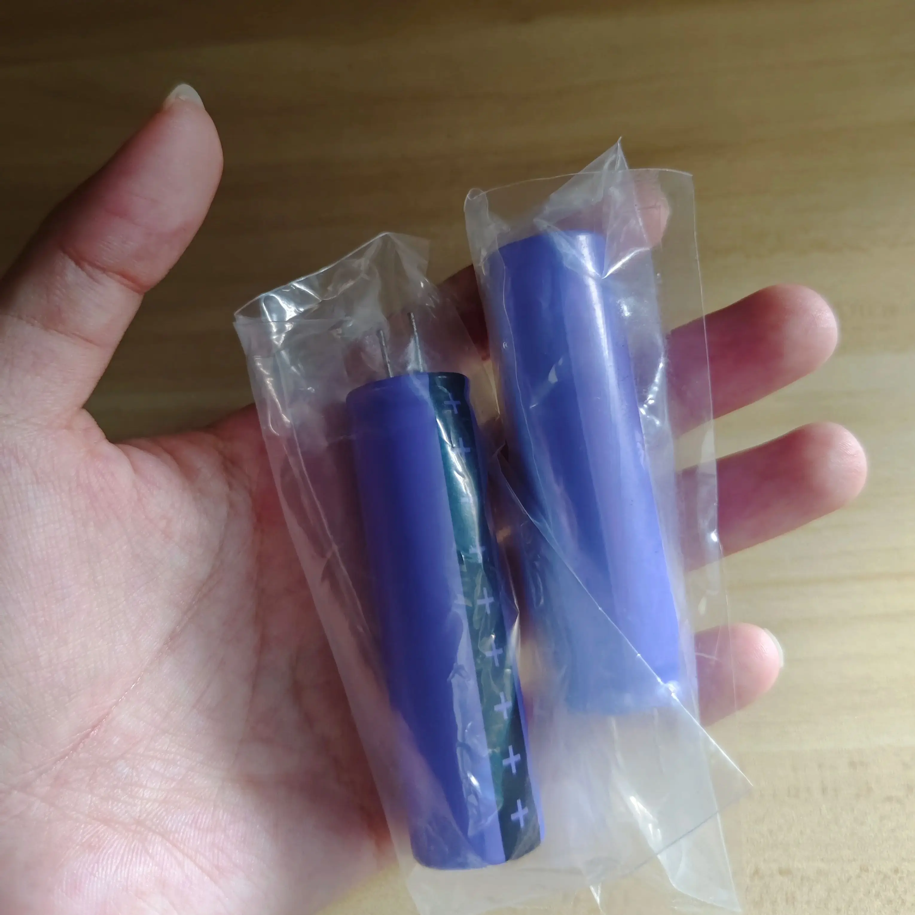 2.4V 2.0ah 18650 Lithium Titanate Battery 2.4V 2000mAh LTO 15C Rechargeable Low Temperature Battery 25000 Cycles Flashlight