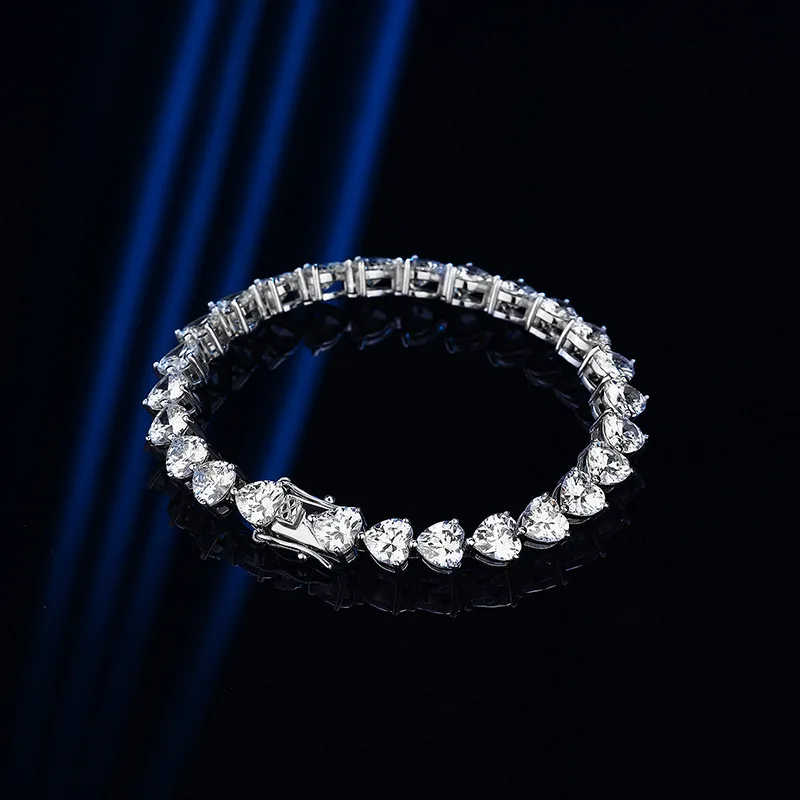 

Luxury Solid Platinum PT950 Women's Heart-Shaped Heart Diamond Bracelet Full Diamond Bracelet