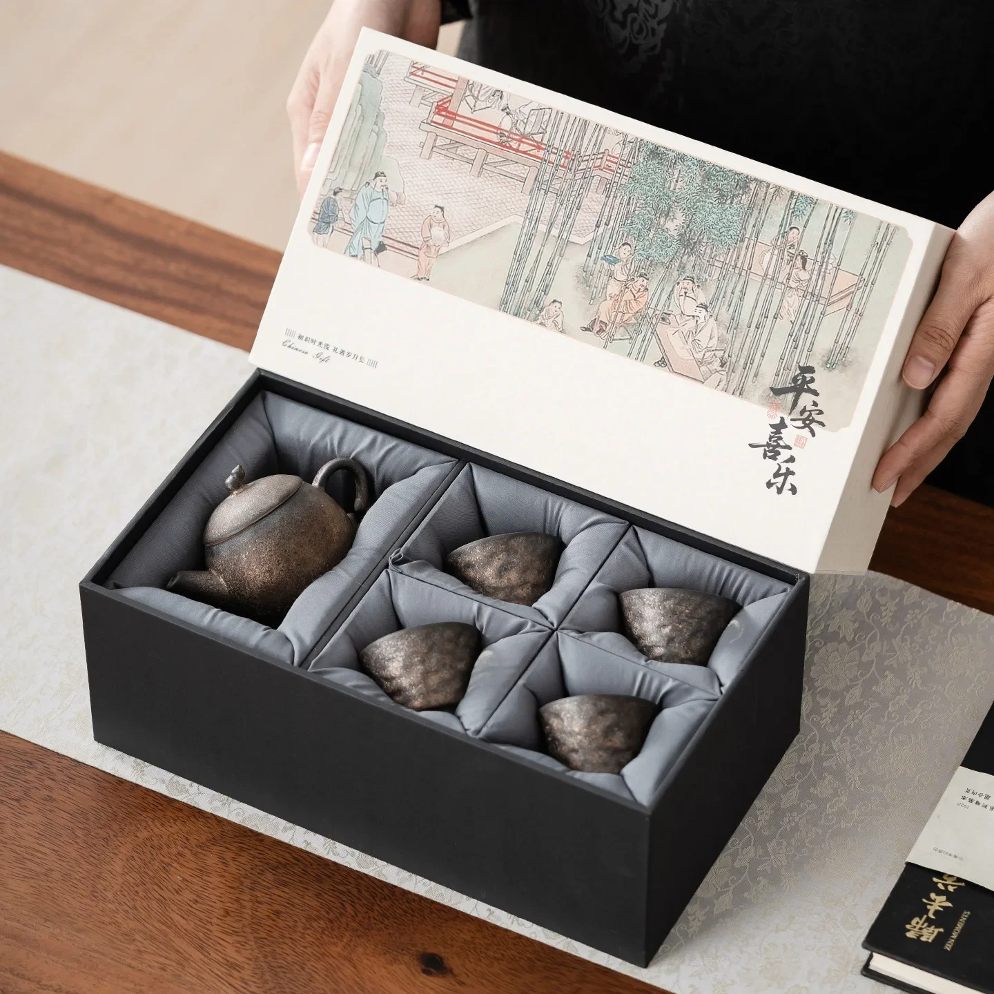 Rust-glazed Stoneware Gourd Pot Tea Set One Pot and Four Cups Kung Fu Tea Set Gilt Three-cai Bowl Tea Set Gift Box Luxury Gift