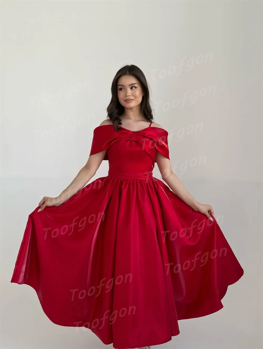 Toofgon فساتين حفلة موسيقية قصيرة من الساتان الأحمر قبالة الكتف طول الشاي مخصص المرأة رداء حفلات رسمية فستان سهرة خاص