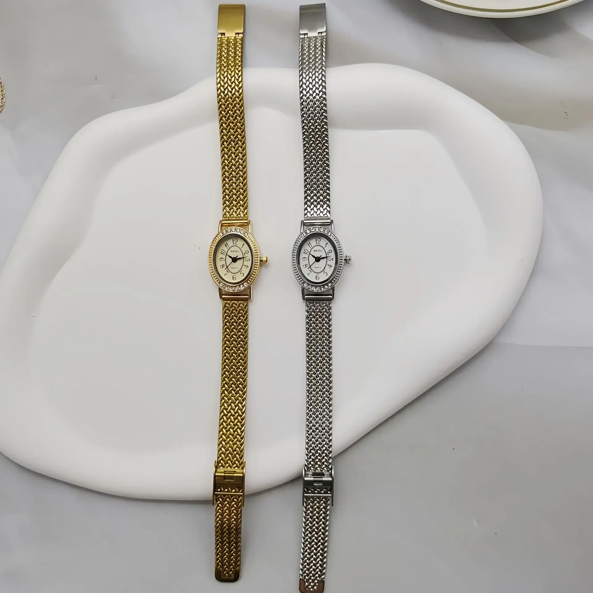 Luxury Brand Women's Vintage Elegant Small Oval Dial Crystal Quartz Watches Wheat Strap Wristwatches Ladies Relogio Feminino