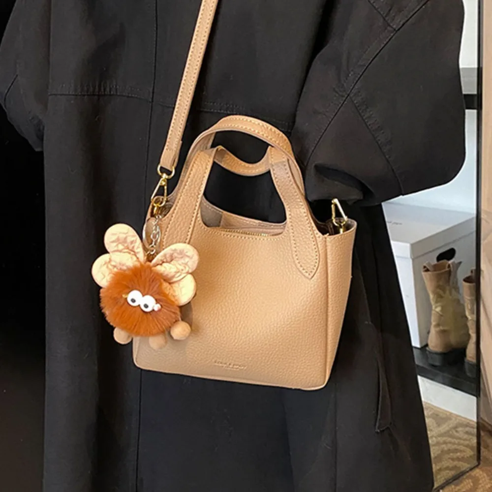 2026 كوريا Ins المتقدمة حقيبة يد عادية موضة دلو حقيبة أنثى بسيطة حقيبة كتف جوكر