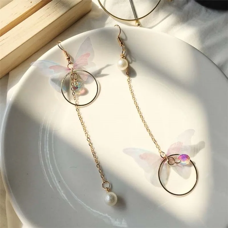 2023 New Korean Retro Asymmetric Butterfly Imitation Pearl Earrings Fashion Round Flower Long Statement Wings Earrings Jewelry