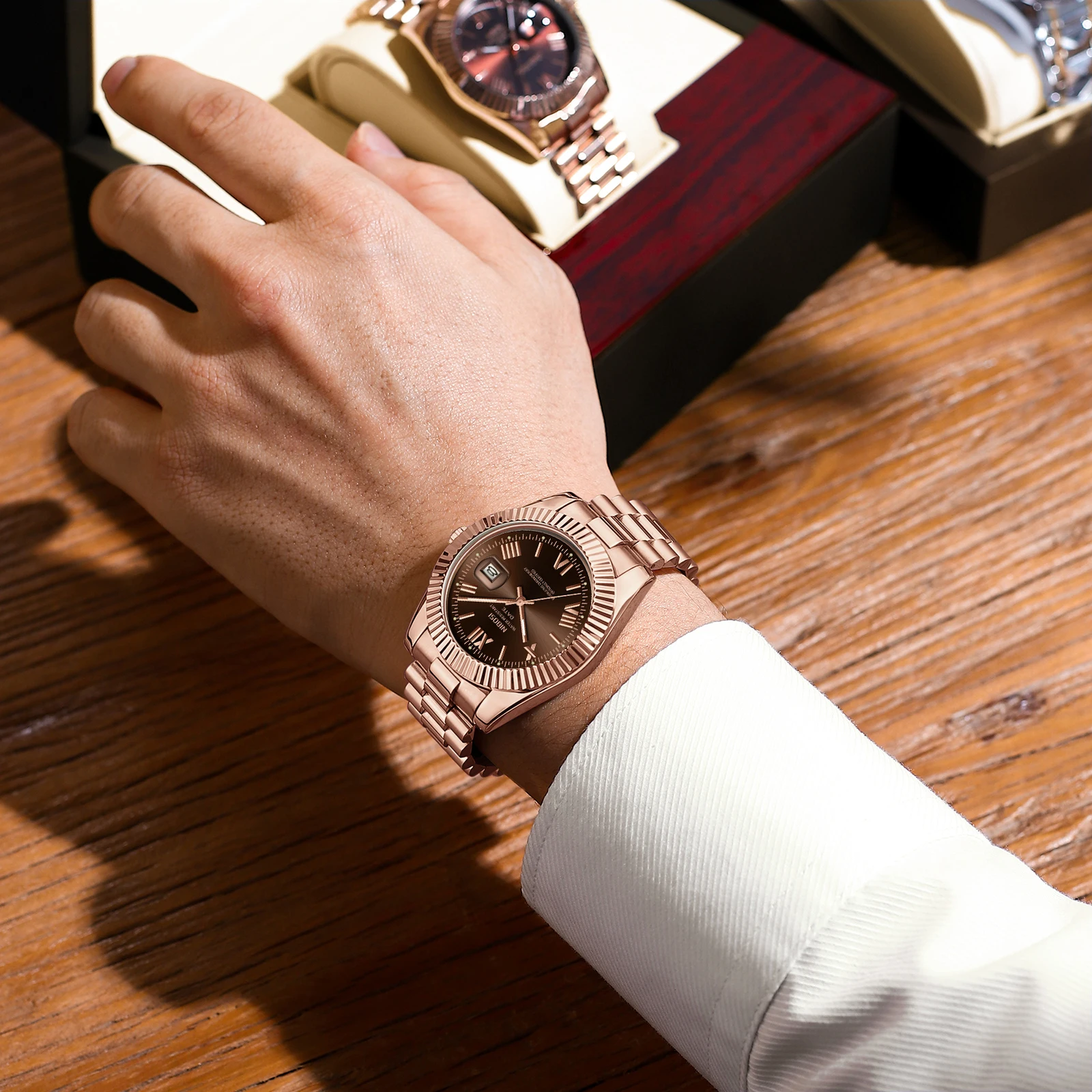 ساعة NIBOSI للرجال من أفضل العلامات التجارية الفاخرة كاجوال ساعة معصم كوارتز للأعمال من الفولاذ المقاوم للصدأ مقاومة للماء وساعة دور مضيئة للتاريخ