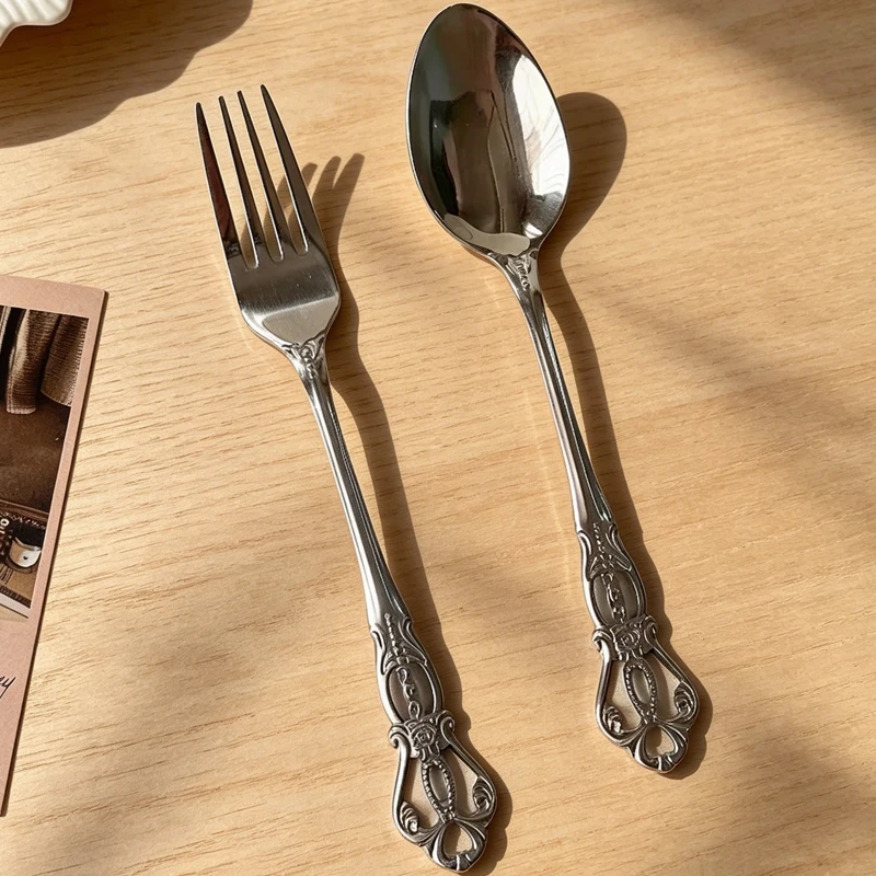 24 個の宮殿アンティーク彫刻食器セットステンレス鋼スプーン - Craft Knife Set のレビューと価格