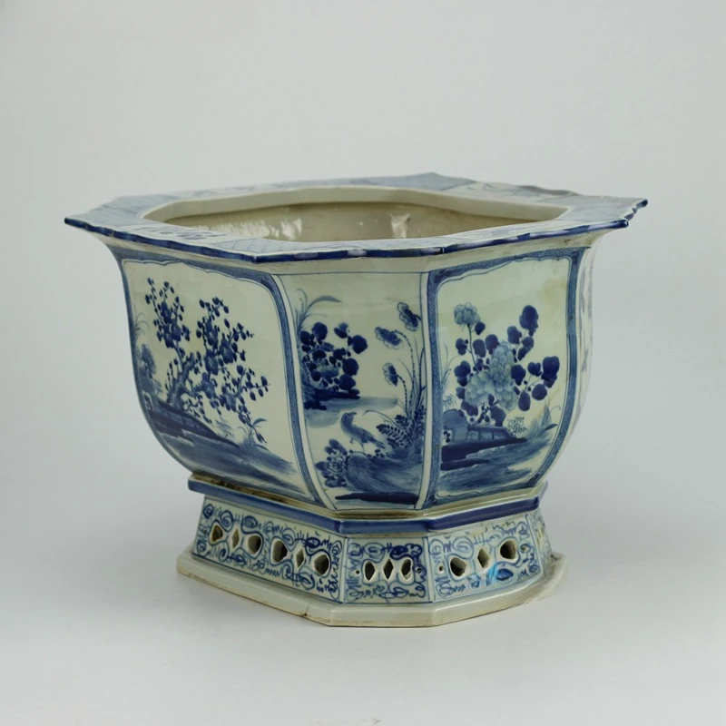 Wholesale Jingdezhen Chinese Vintage Style Blue and White Porcelain Planter