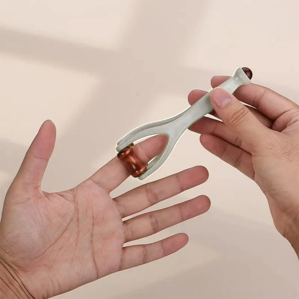 Dual-Row Roller Finger Massager, Portable Hand Massage Tool Easy to Use Relieve Finger Fatigue Daily Promote Blood Circulation