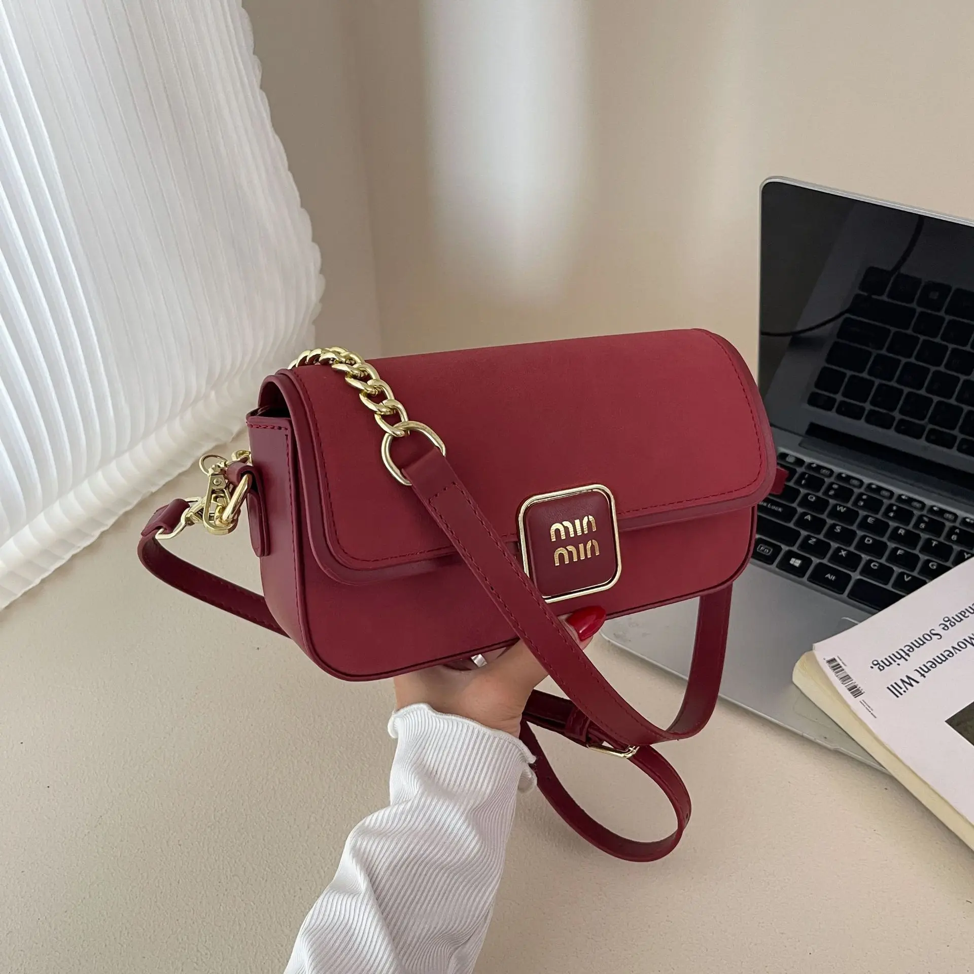 Tas Kotak Minimalis Musim Gugur 2025, Tas Selempang Wanita Modis, Tas Jinjing Serbaguna, Tas Chic untuk Siang dan Malam, Bertekstur