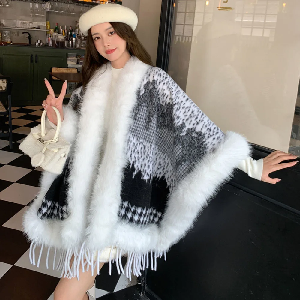 Elegant Poncho Fashion Tassel Shawl Coat 2023 Women\'s Warm Knitted Cloak With Fur Trim Luxury Faux Fox Fur Ponchos Capes Ladies