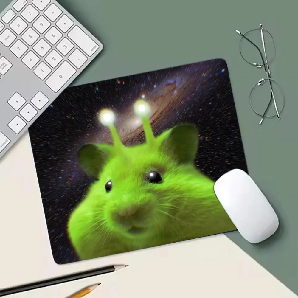Mouse Pad Funny Alien Green Hamster Meme Galaxy Space Print Non Slip Rubber Base Smooth Desk Mat 22*18/25*29cm Art Mausepad40*45