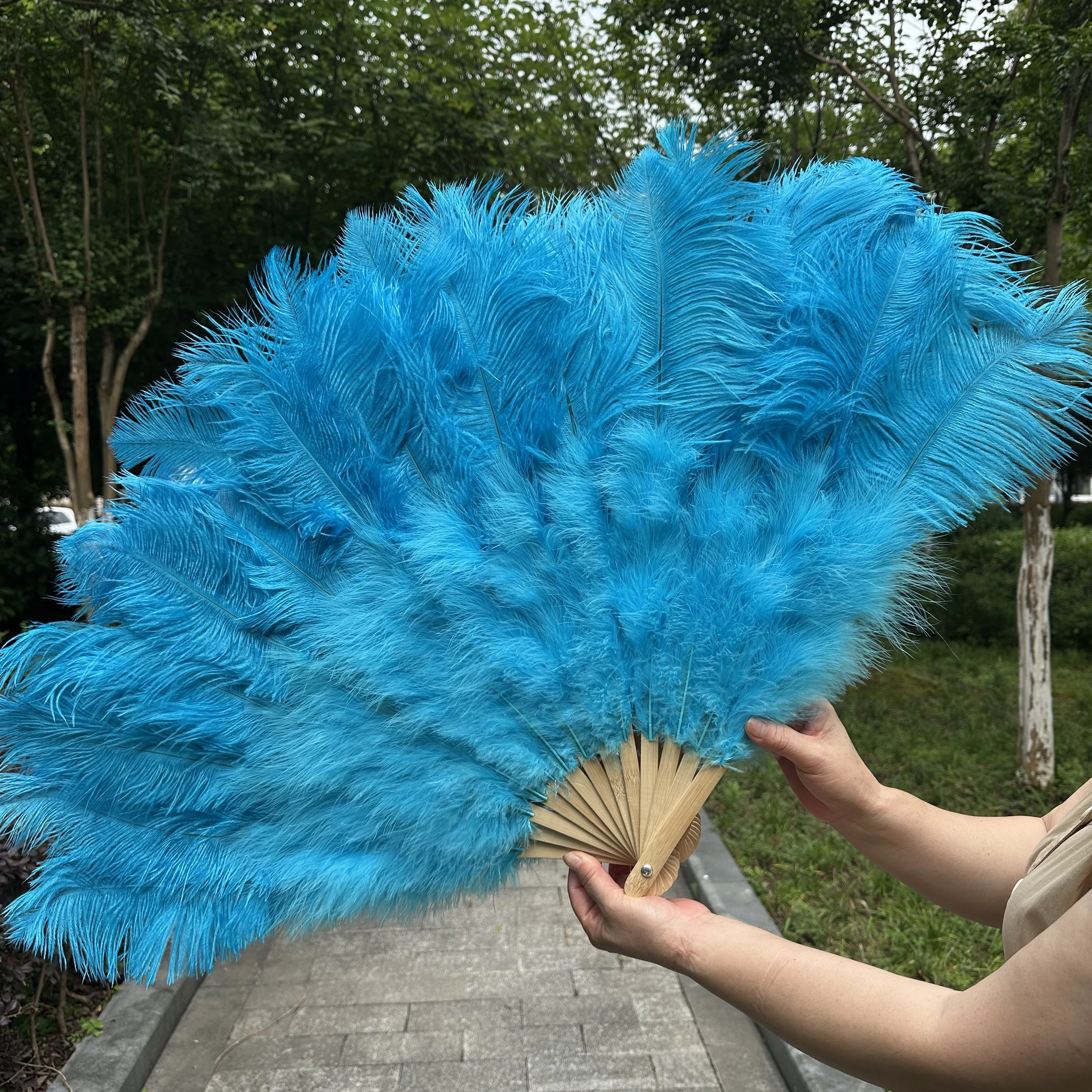

1/2PCS Lake Blue Big Ostrich Feather Fan for 13 Bone Hand Held Folding Fan 100CM 130CM Craft Wedding Carnival Stage Dance Decor