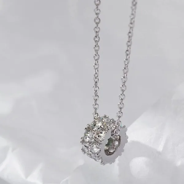 

Ожерелье из титановой стали для женских счастливых подвесок, легкая роскошь и нишевая летняя изысканная и высококачественная цепочка на ключицу.