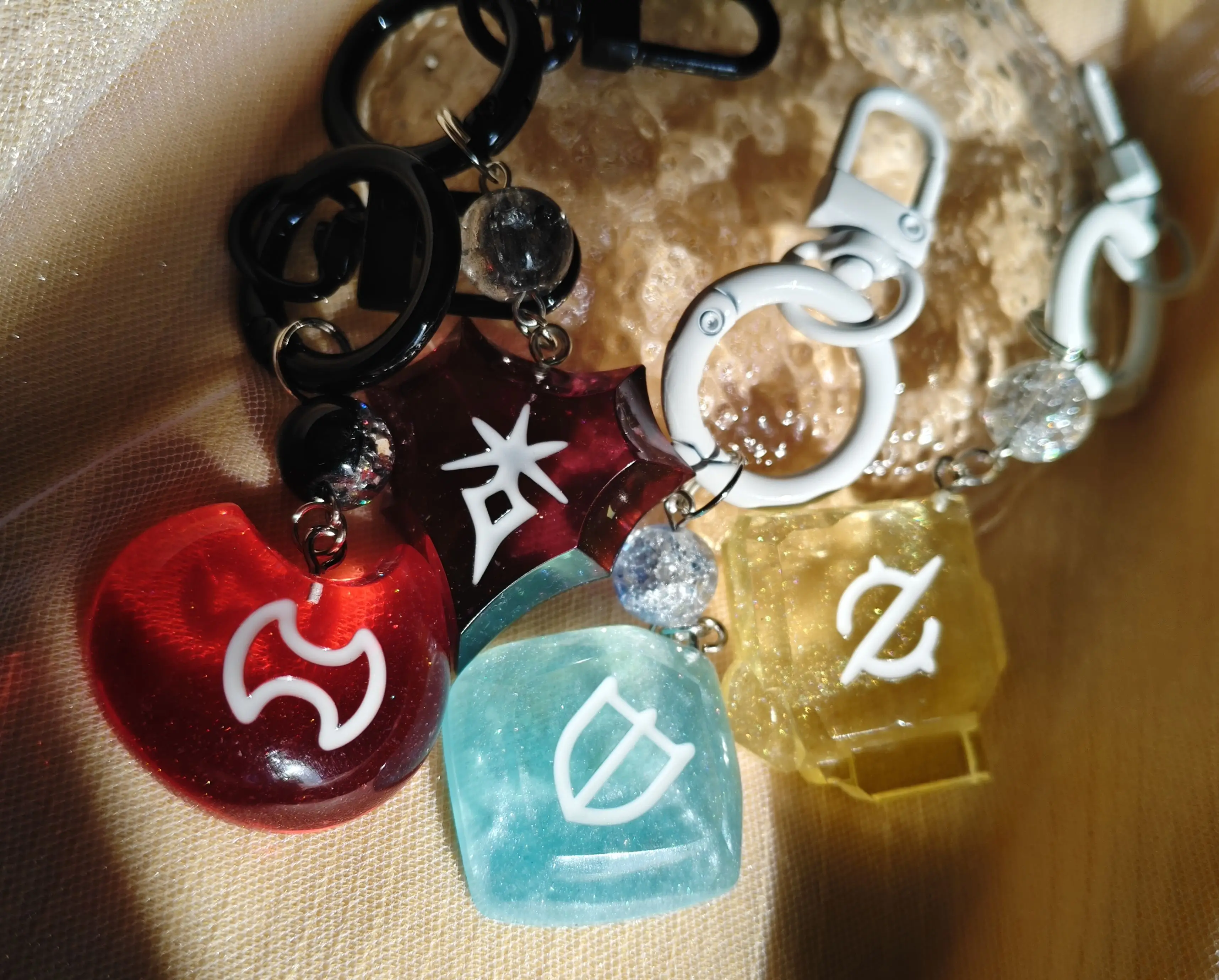 لعبة FF14 الخيال الرابع عشر بلورات المفاتيح حكيم ريبر فارس الظلام راقصة الأحمر ماج الأبيض ماج قلادة تأثيري Doujin هدية #2