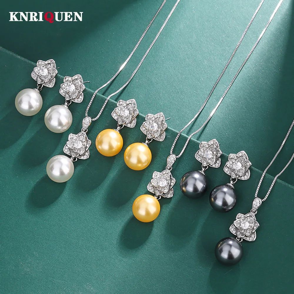 

Charms 12mm Gold White Pearl Camellia Pendant Necklace Drop Earrings for Women Lab Diamond Anniversary Wedding Party Jewelry Set