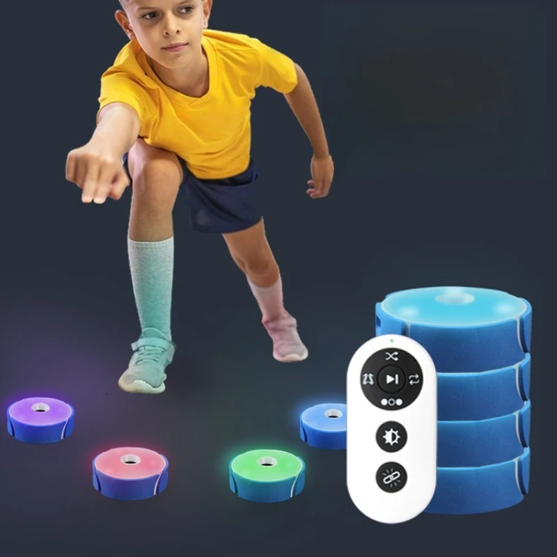 Reaction training light, remote control trainer, reaction speed training reaction light