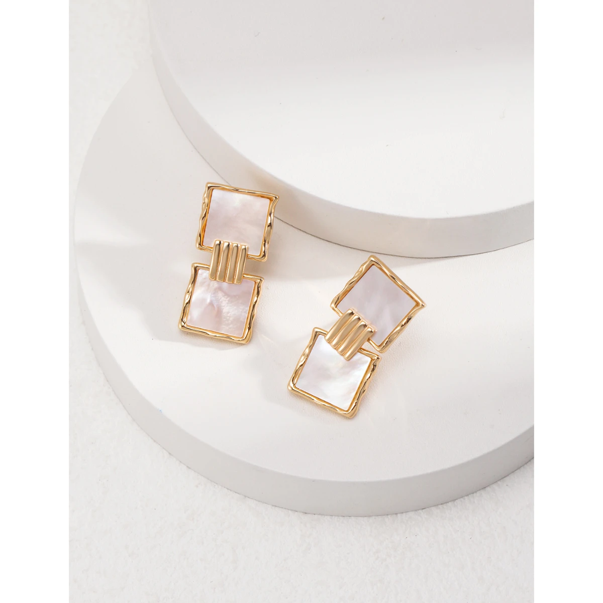 Brand new S925 pure silver plated with 18k gold | Silver wire shell earrings 101862