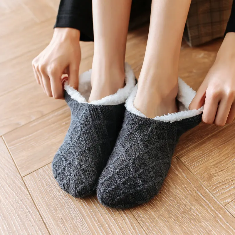 Winter Home Slippers Women Floor Shoes Indoor Socks Shoes Warm Woolen Ladies Plush Soft Comfortable Winter Slippers Pantoffels