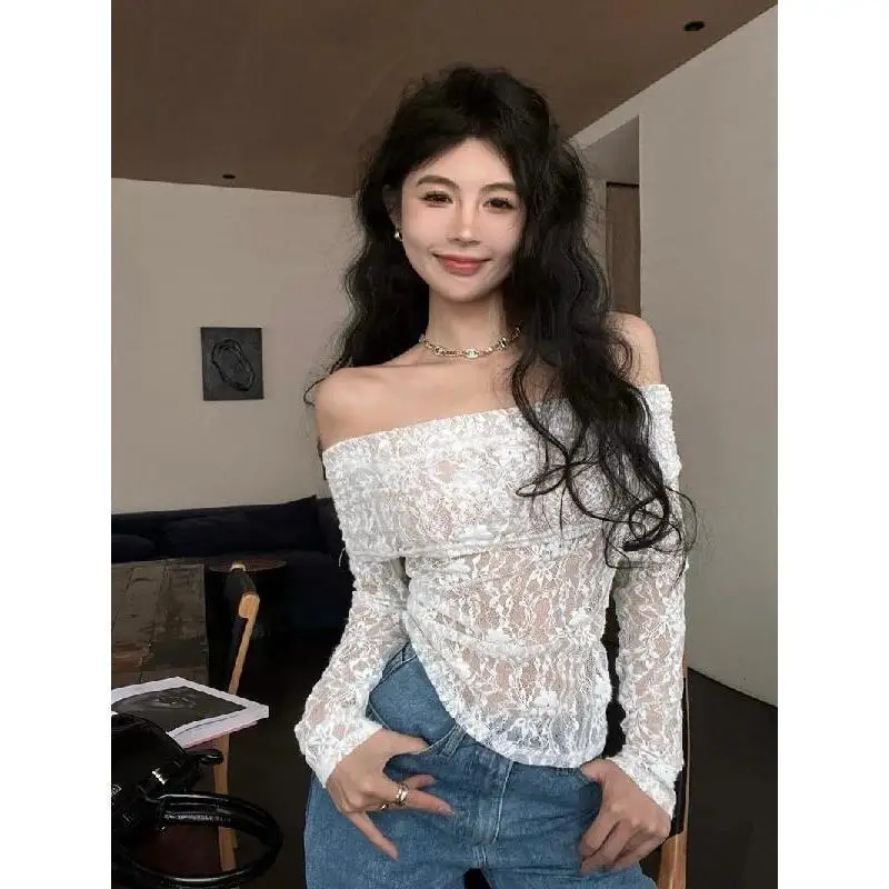 

2024 Spring/Summer New One Line Neck Long Sleeved T-shirt with Perspective Hollow Lace Short Off Shoulder Style Top for Women