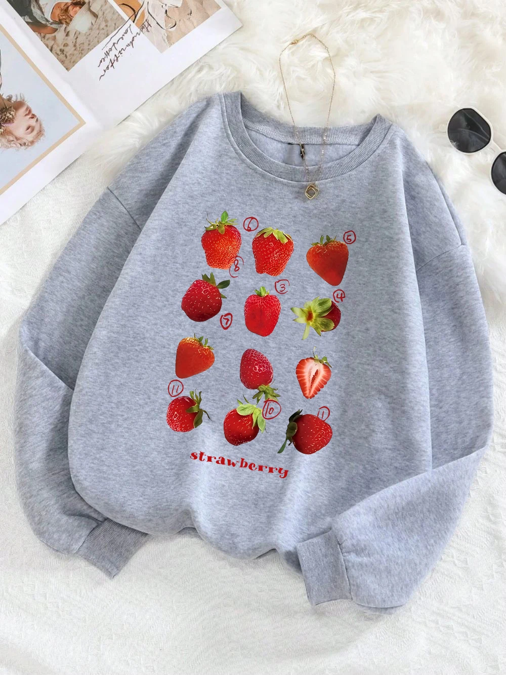 Fresh Strawberries Sweatshirt Women Fruits Printing Hoody Fleece Warm Crewneck Loose Pullover Autumn Comfortable Female Tops