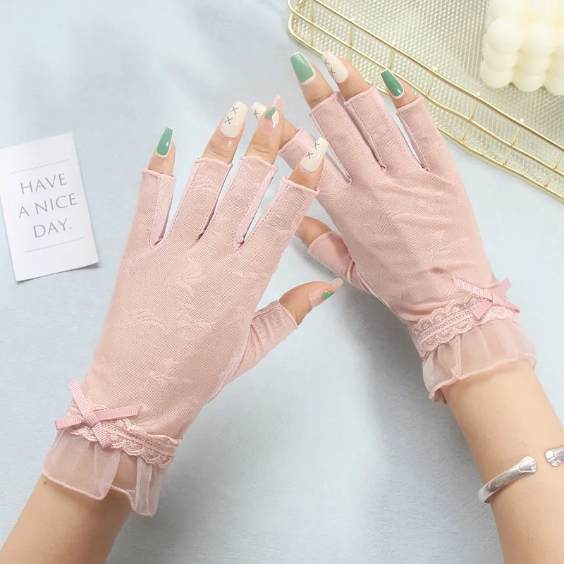 Women’s Half-Finger Gloves – Ultra-Thin Ice-Silk Elastic Lace-Trimmed Fingerless Sun-Protective Gloves for Driving and Cycling