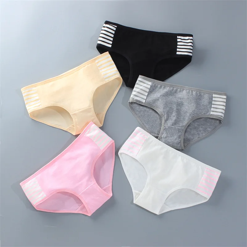 3Pcs Girls Underwear Triangle Cotton Children\'s Pants Summer Girls Underwear 9-16Y Comfortable and breathable striped underwear