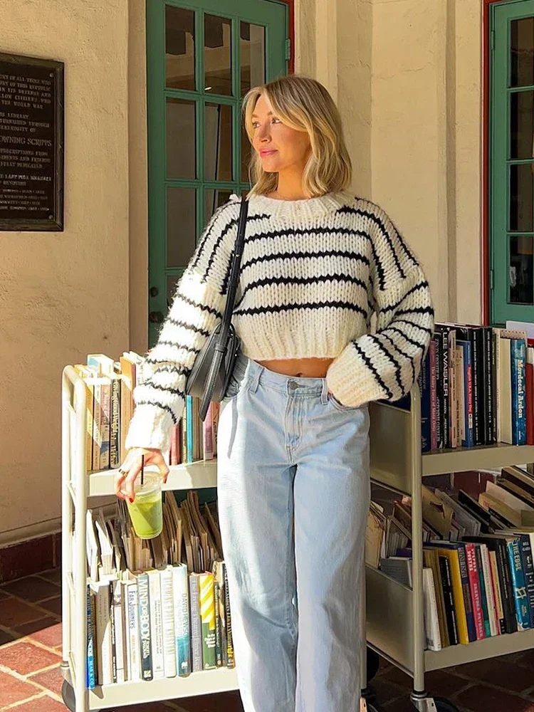 

Elegant Colorful Sweater Loose 2024 Fall/Winter Casual Short Clashing Color Stripe Knit Christmas Halloween Sweater Top A3006