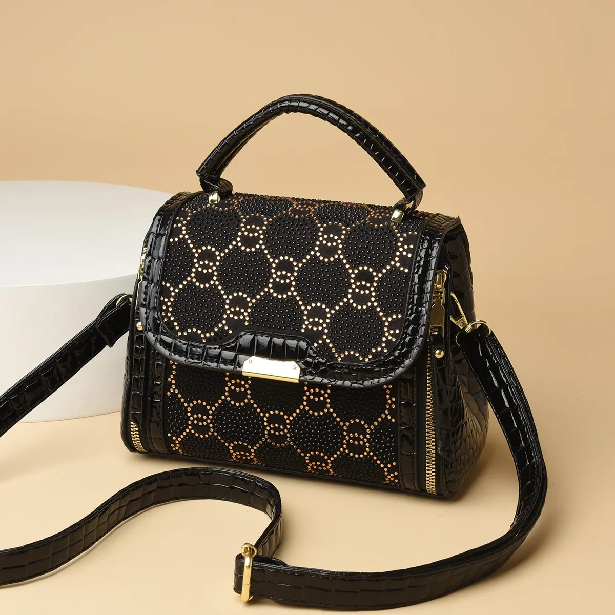 

Fashionable High-Quality Tote Bags For Ladies - Leather Shoulder Bag Messenger Style From Famous Designer Brand
